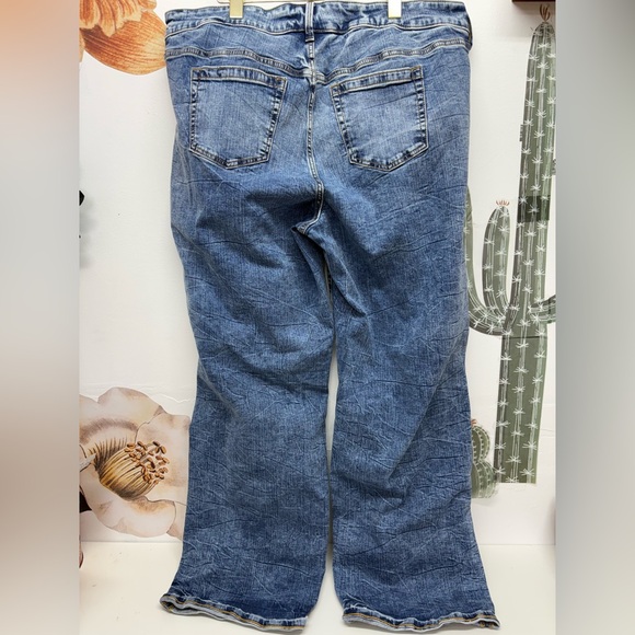 Torrid Women's Perfect Wide Leg Vintage Strech Distressed Jeans - Picture 5 of 12